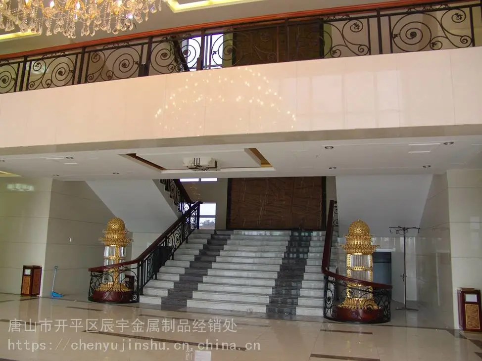 2023年河北唐山制作铁艺大门铸铁护栏锌钢护栏围墙铁艺楼梯高度2米