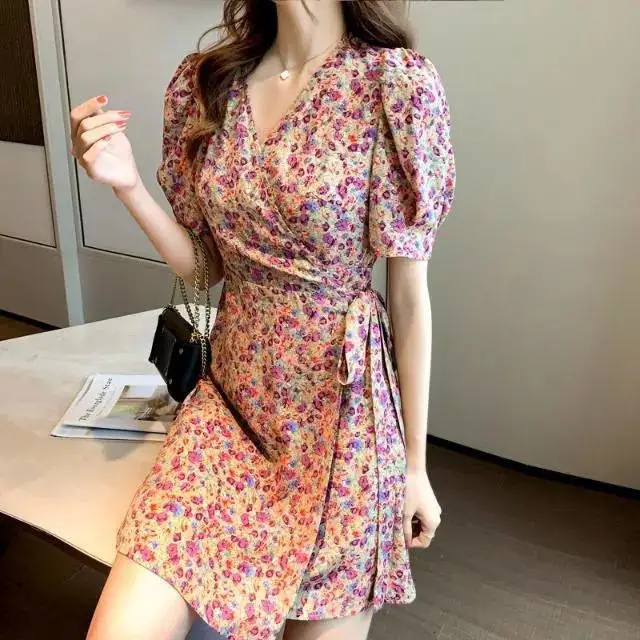 杭州四季青服装批发市场宽松中长款条纹连衣裙摆地摊如何定价