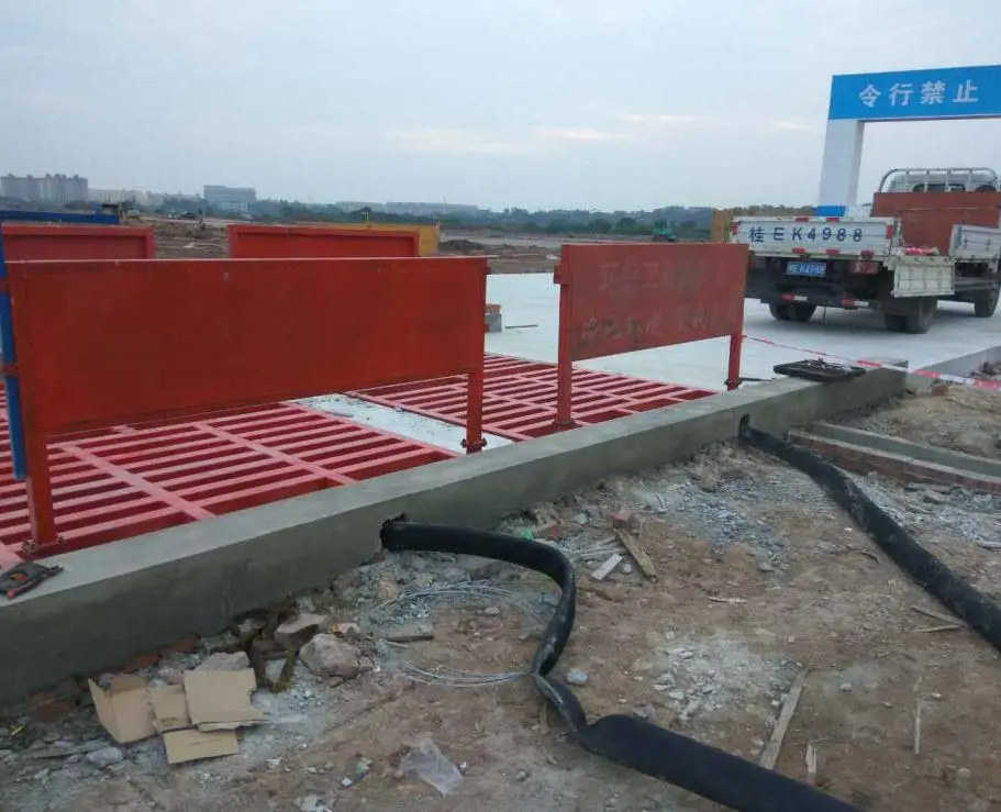 运输车辆用什么样的洗车机效果好---千乔松QS-120T型自动洗车机