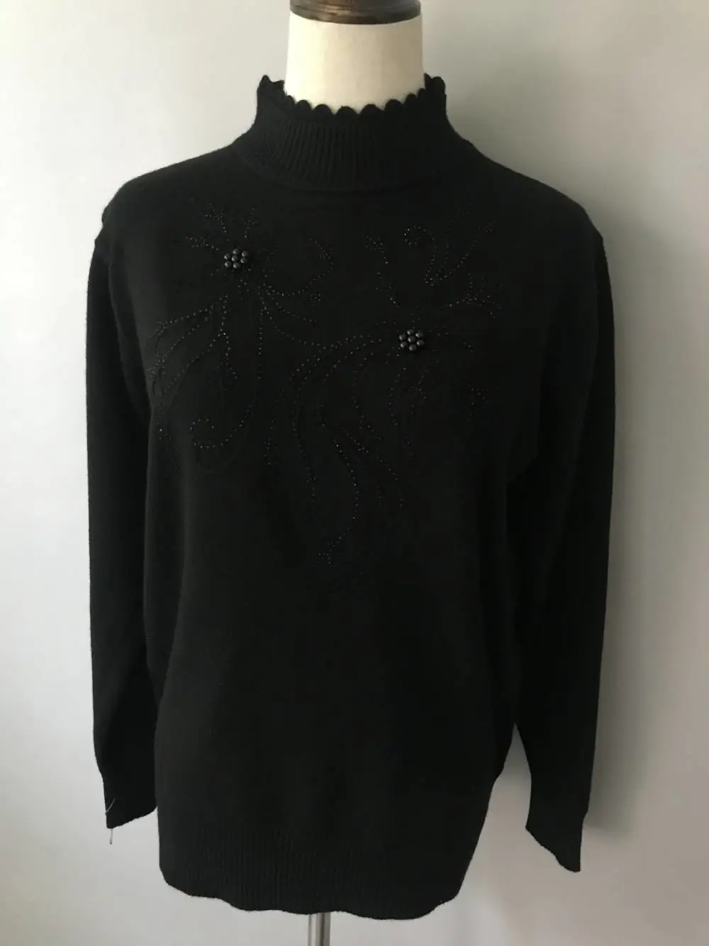 河南焦作衣服杂款圆领大妈毛衣批发服装便宜质量又好秋冬圆领男士针织衫