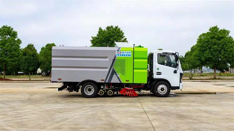 淄博负压吸尘车 进口山猫清扫车 杭州电动扫地车价格行情