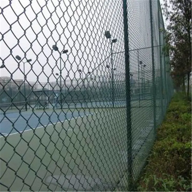 河北勾花护栏网钢丝勾花网@学校运动场围栏网@新型球场围网欢迎来电咨询