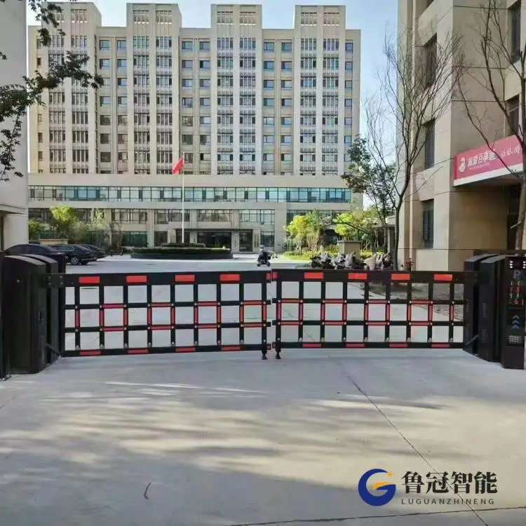 山海关高效优质遥控道闸安装遥控起落杆高速口收费栏杆机推荐厂家