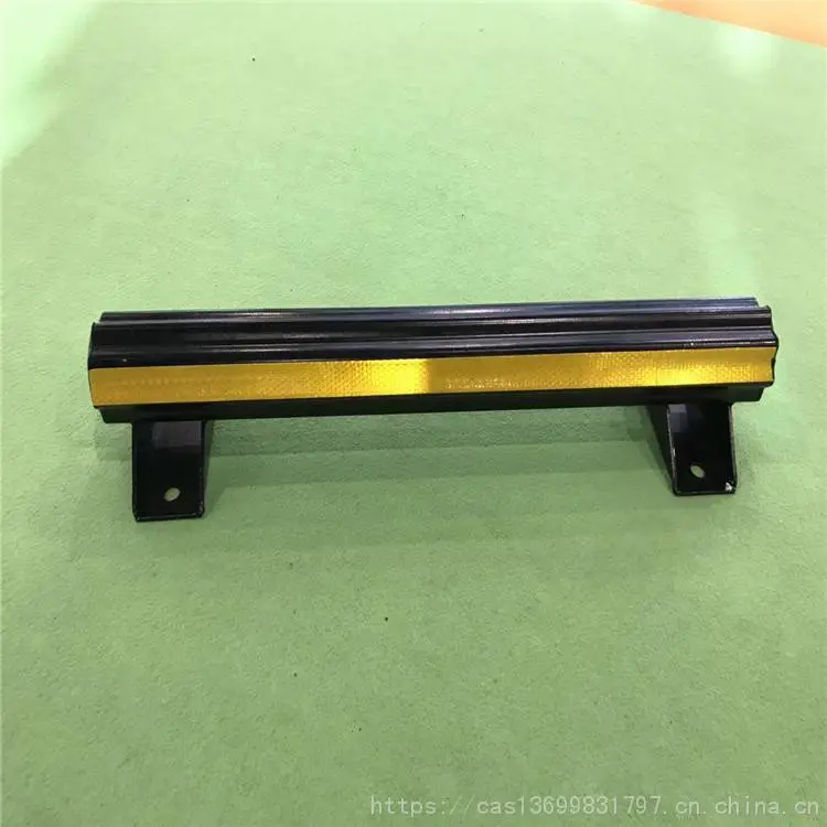 交通设施生产厂家橡胶挡车胶 橡塑挡车器限位器 5年质保车轮阻车器