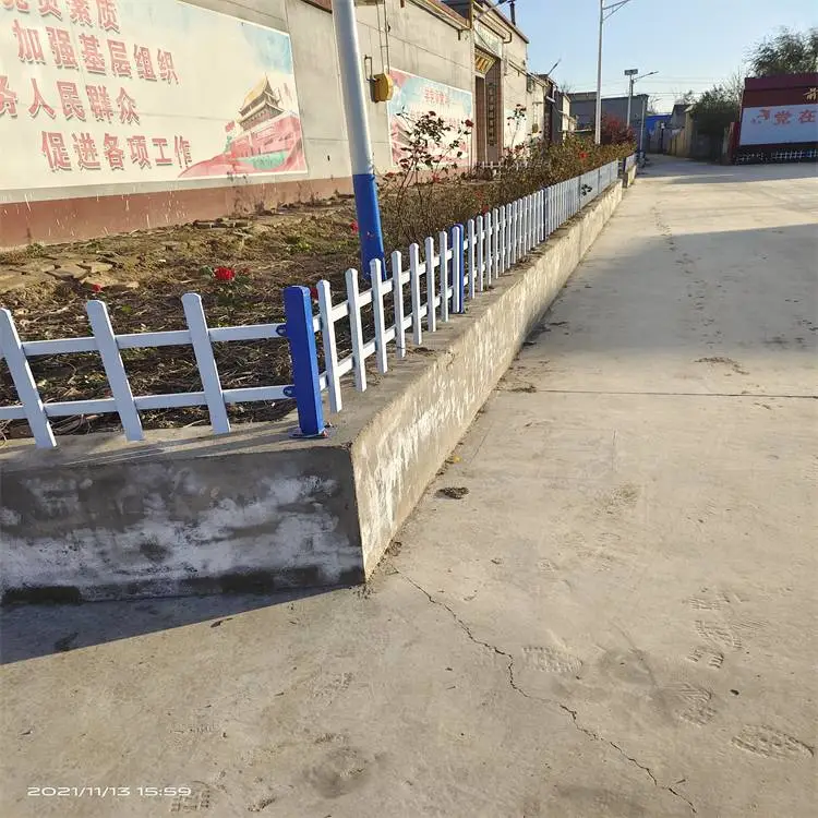 成都耙子绿化草坪护栏 指导安装小区草坪栅栏