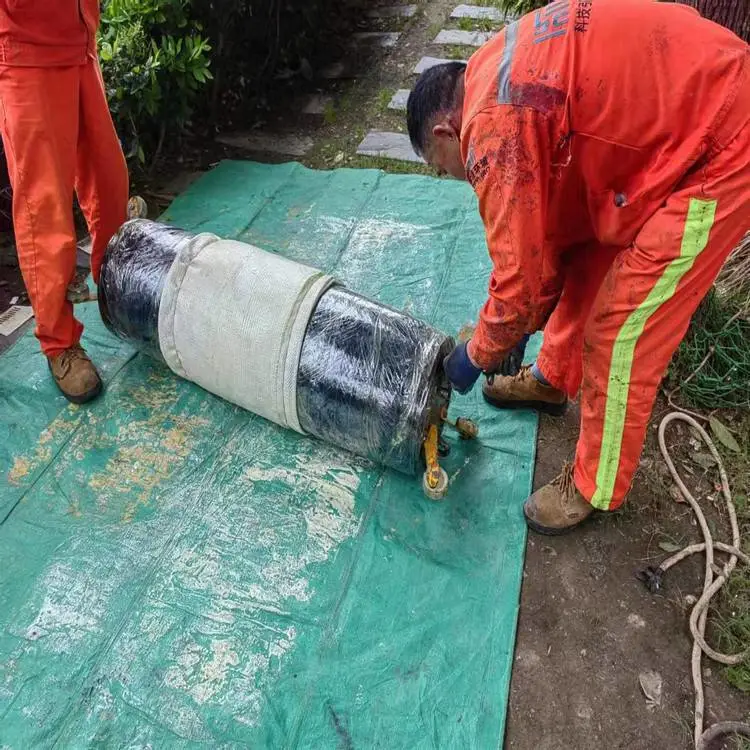北蔡街清掏沉淀池抽沉砂沟废水清理曝气池沉淀池清掏,主下水管道更换