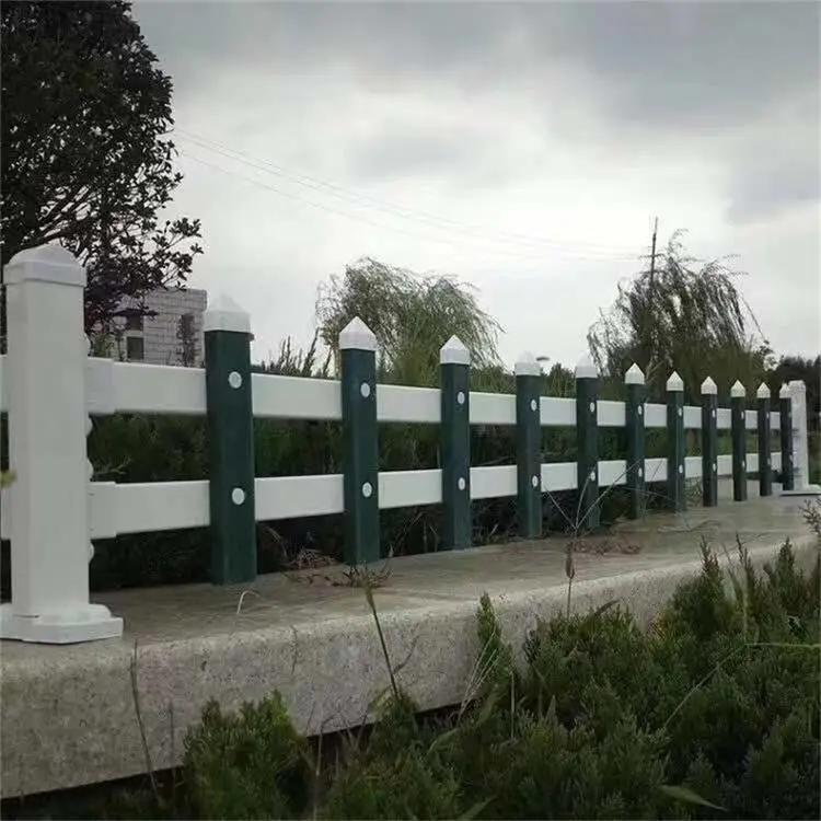 草坪围栏 草坪护栏简介 草坪护栏厂家草坪机械 财润