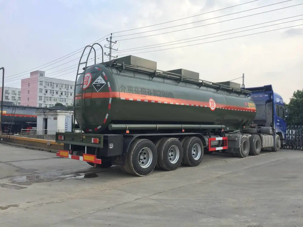 空气悬挂危险品半挂车,钢衬塑罐车 内滚塑罐车在线报价