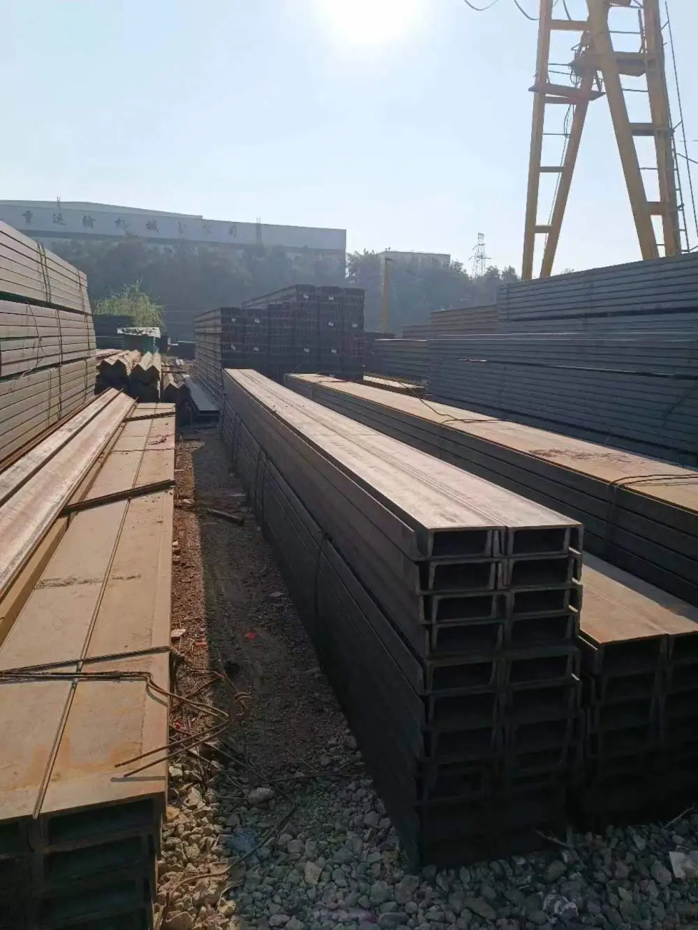 陆 良钢材 Q235B角钢 镀锌槽钢 建筑装潢工程用 现货储备 驰宇建材