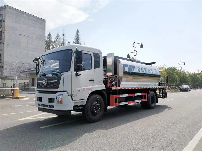 临汾市稀浆封层车现货销售 ***石灰撒布车