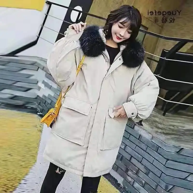 陕西渭南亏本处理棉衣货源几块钱服装毛衣批发拼色羽绒棉衣女学生