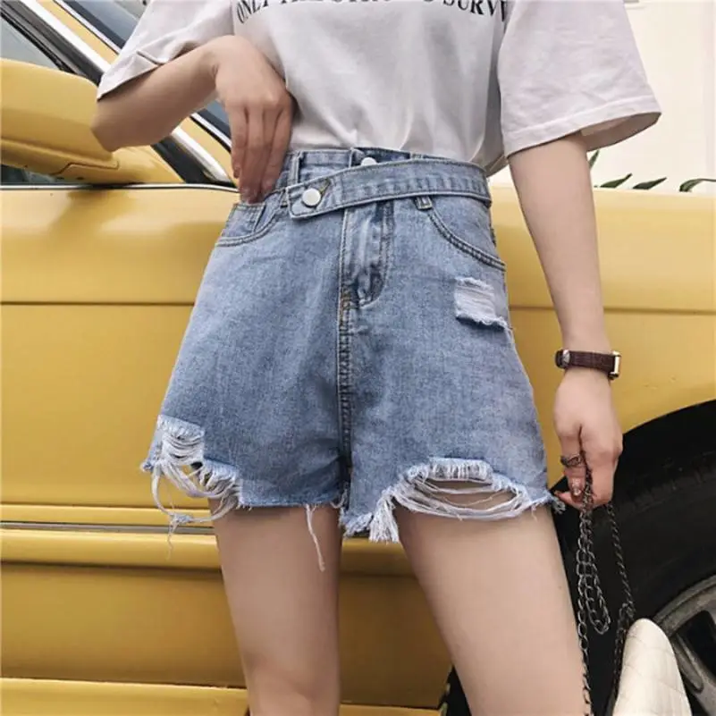 南宁地摊货服装最多的地方在哪里短裙女显瘦宽松可爱潮中老年人服装5元批发