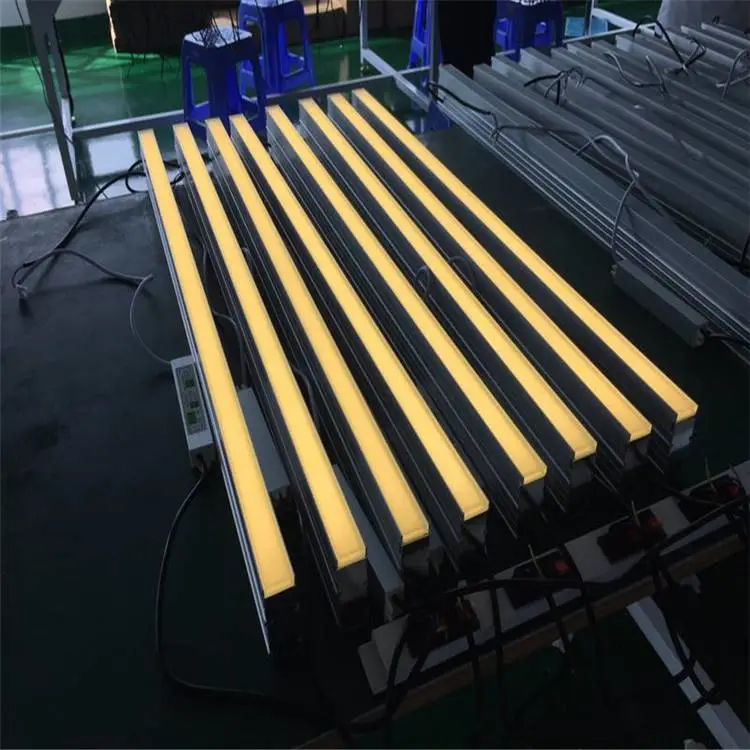 广场景观地面灯带价格 LED地埋灯