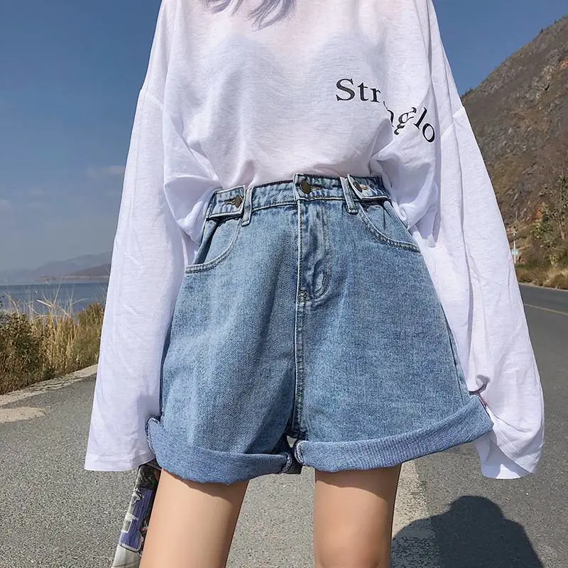 南宁地摊货服装最多的地方在哪里短裙女显瘦宽松可爱潮中老年人服装5元批发