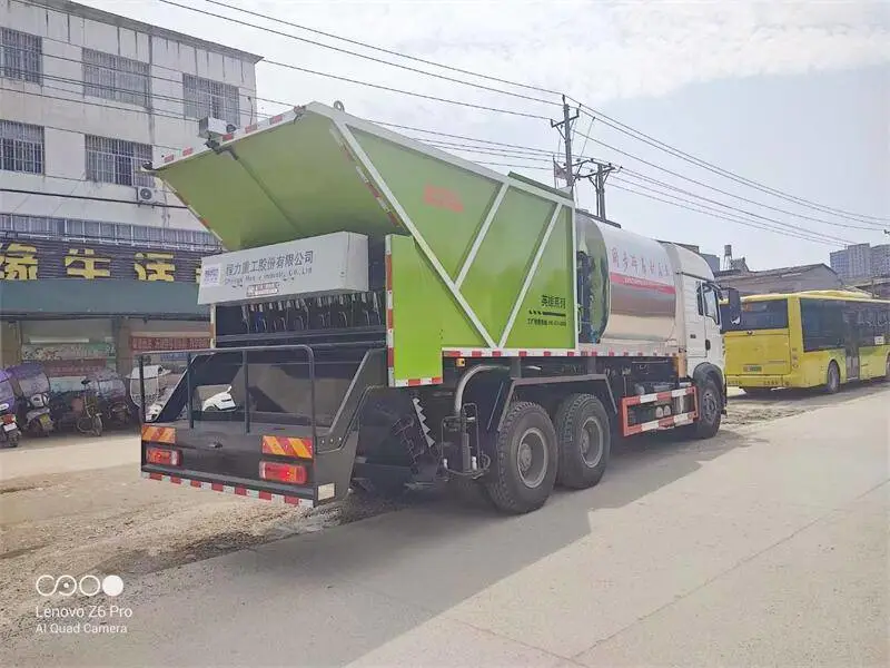 临汾市稀浆封层车现货销售 ***石灰撒布车
