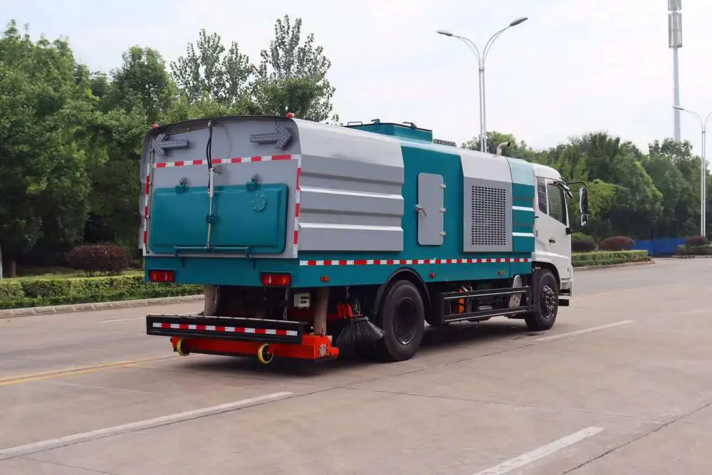 大多利卡中置吸尘车5吨环卫吸尘车图片