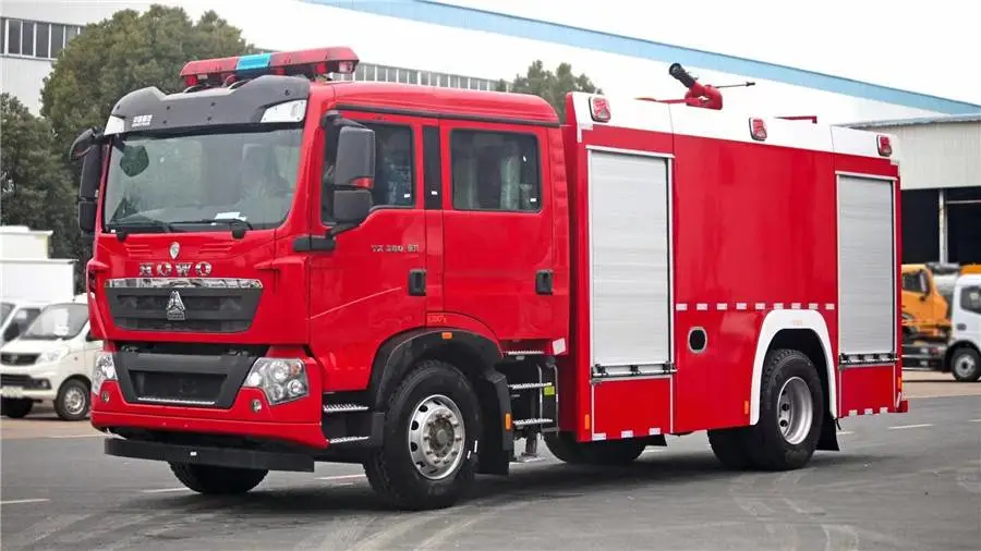 中国重汽2kg泡沫罐6kg水罐消防车