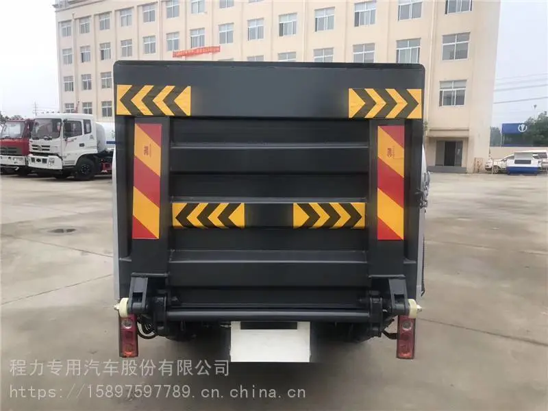 国六长安蓝牌生活垃圾收运车蓝牌密闭式垃圾车价钱