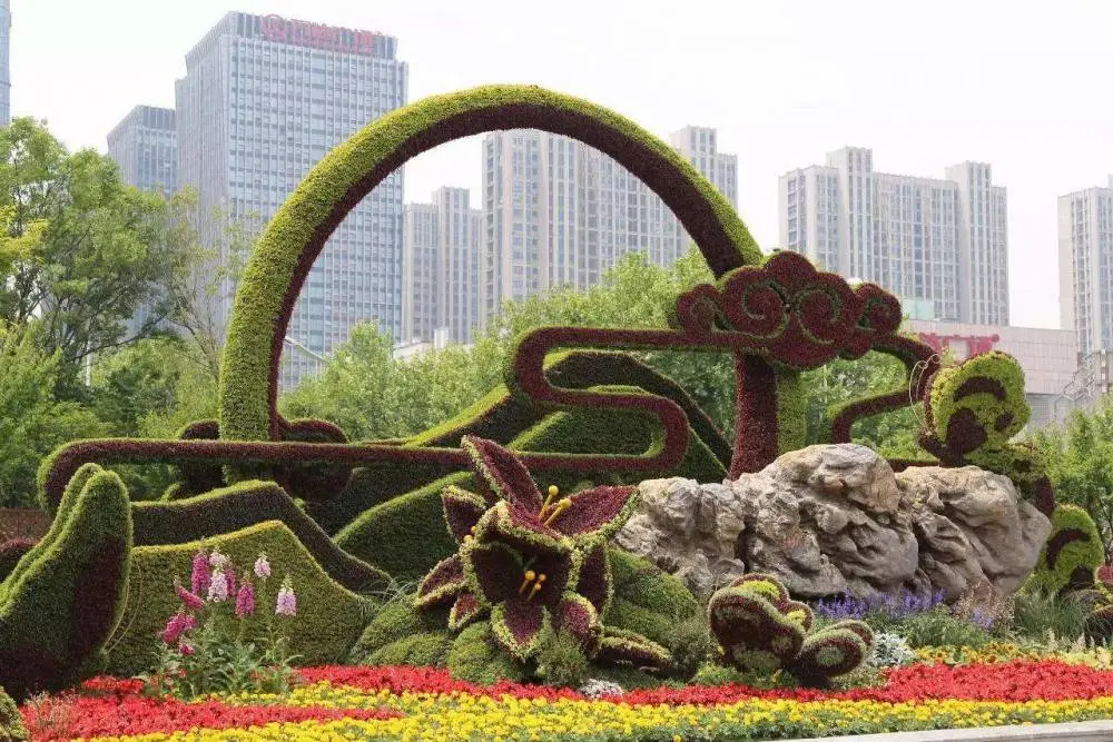 四川阿坝中国结造型绿雕仿真绿雕怎么制作