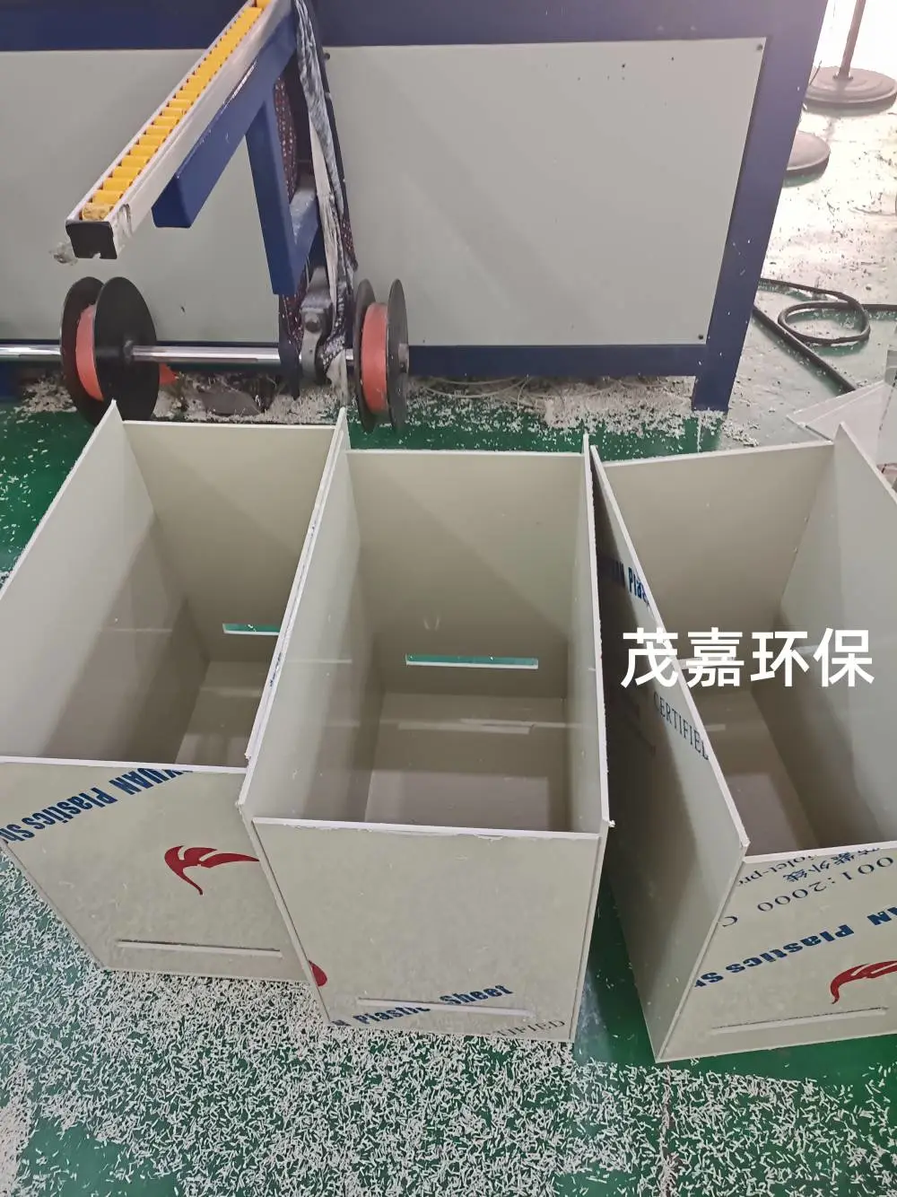 10毫米电镀槽 PP酸洗槽 带包钢加强筋的PP槽体 各种功能箱体焊接定制