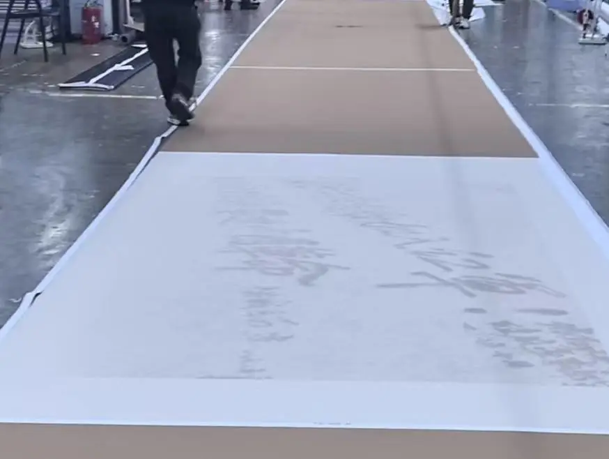 打印宣绒布画面 色彩还原自然 国画质感强 适合墙画