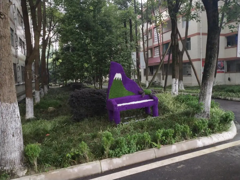 仿真动物绿雕产地成都市仿真绿雕厂创意真植物绿雕
