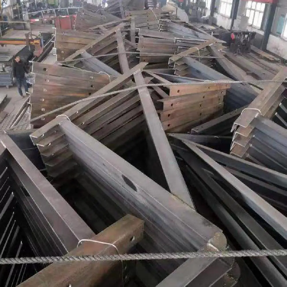 赤峰吊围栏镀锌防震吊围栏角钢支架高铁吊围栏预埋槽道