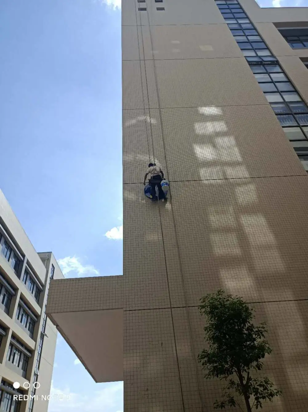 珠海屋顶漏水维修公司金属屋面防水维修多少钱