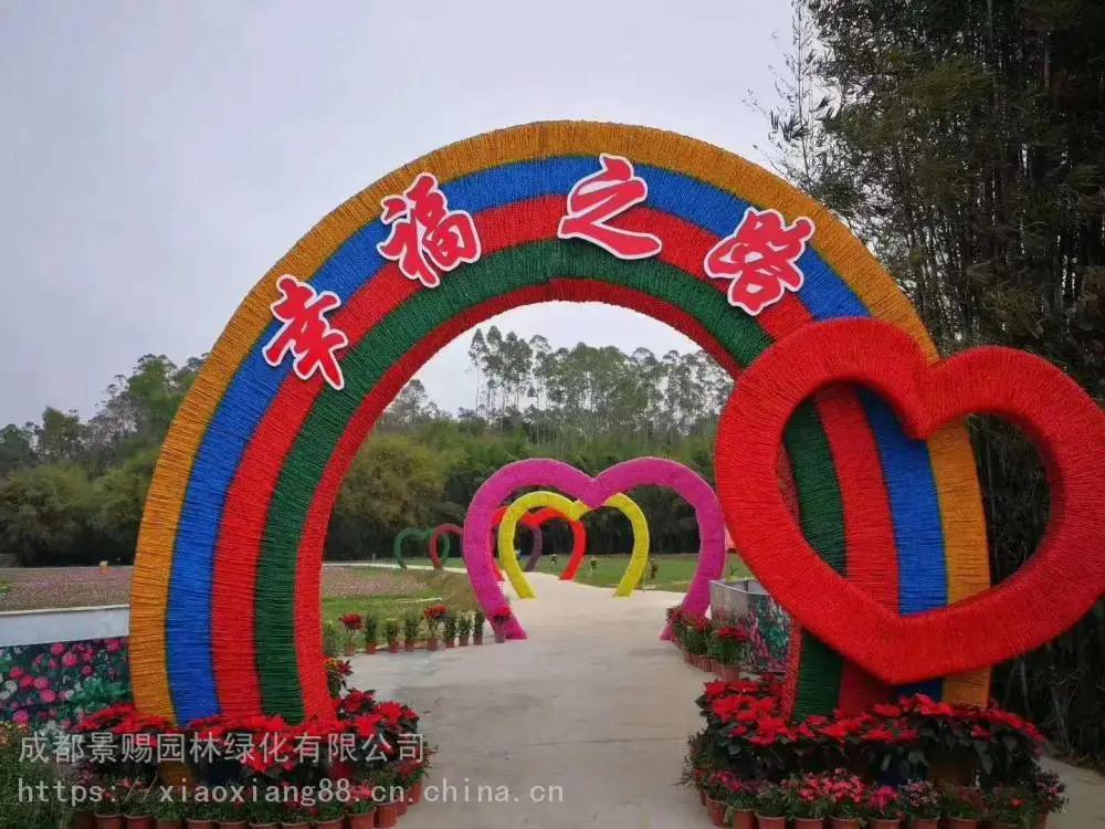 陕西渭南雕塑公园 ,guo庆主题绿雕飞机造型的仿真绿雕