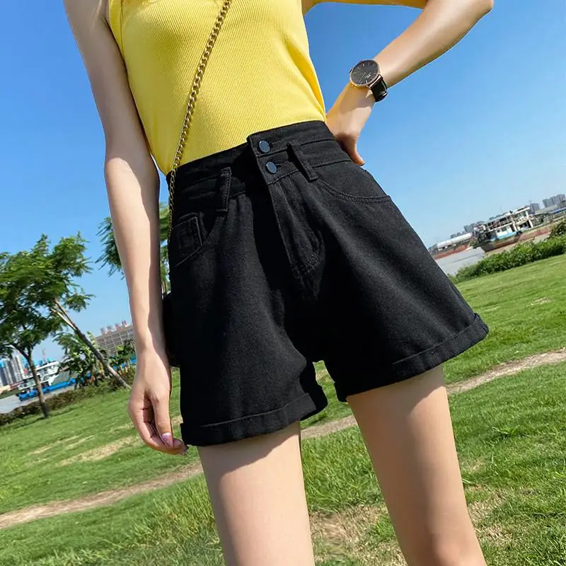 新疆昌吉5元以下服装批发新款短裤女破洞高腰简单牛仔短裤中裤适合女人开的小店