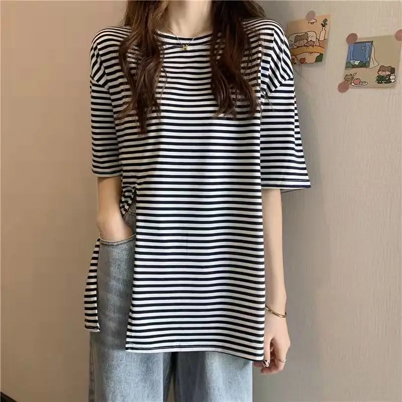 广西北海银海女士服装搭配精梳棉T恤地摊杂款服装批发