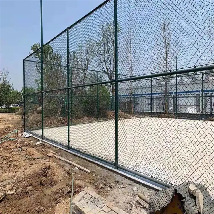 青海格尔木学校操场护栏网 白色勾花网用围网工厂供应