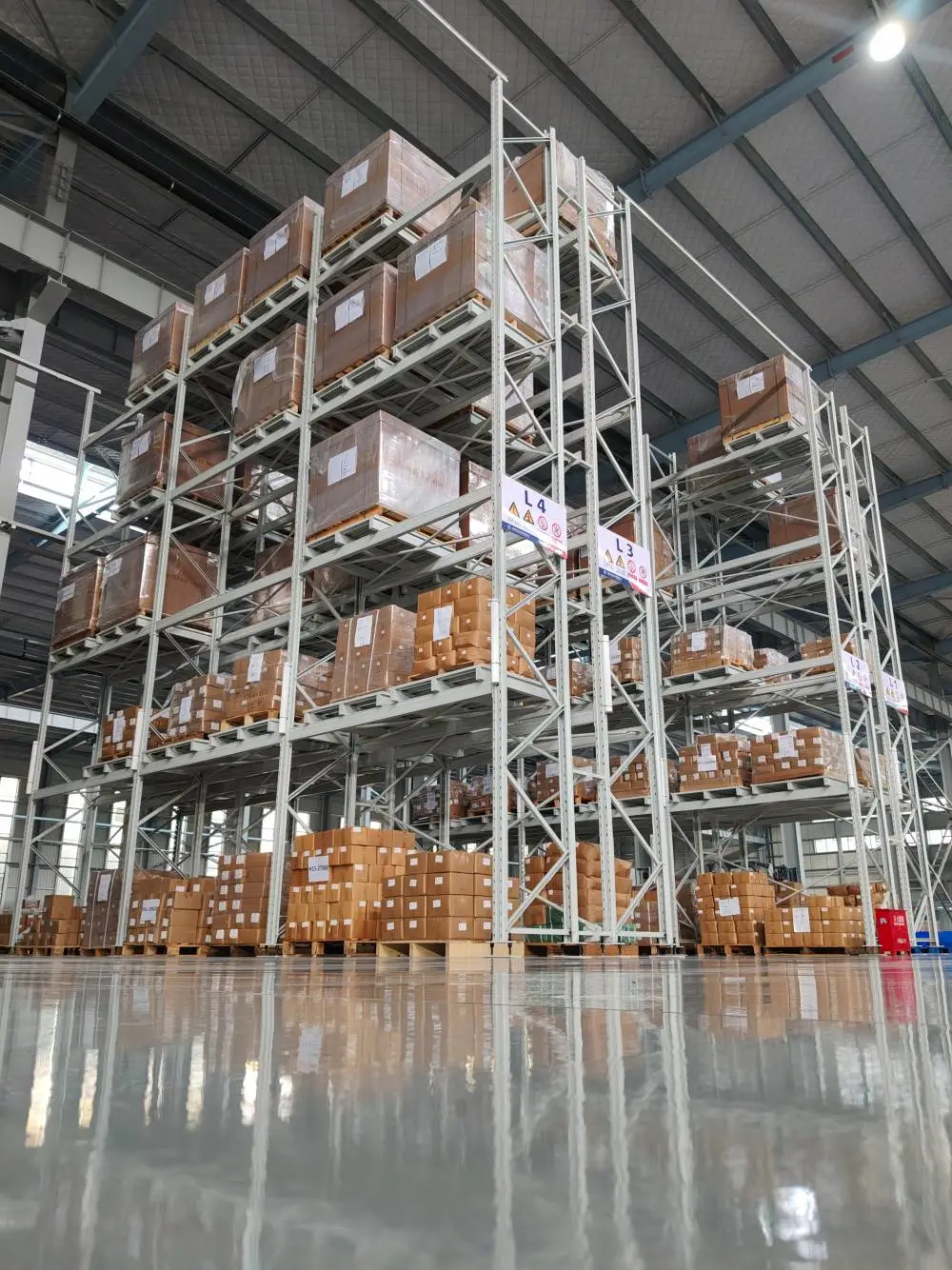 河南开封重型承重货架汽车配件货架物流仓库横梁货架实体厂家