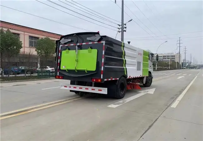 喷雾道路清扫车快速清扫专家