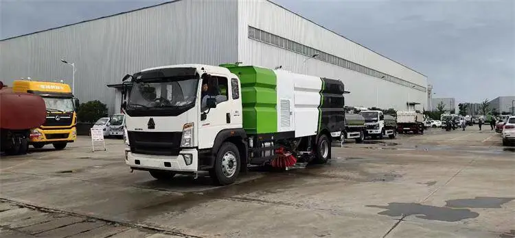 驾驶式扫地车*** 东风多利卡价格 中联清扫车扫路车配件