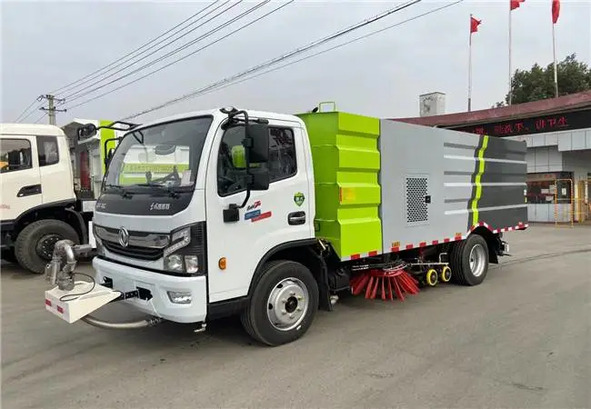 路面养护扫地车现车销售