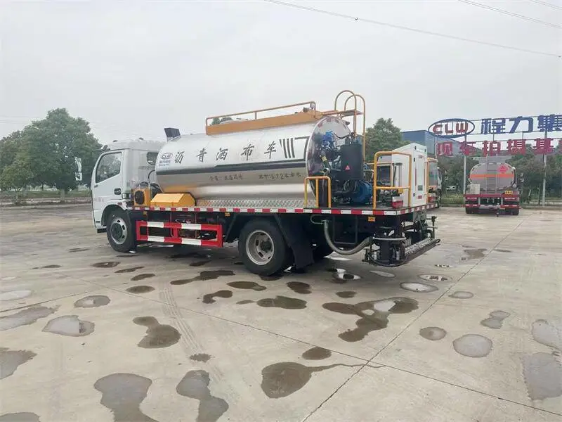 专业同步碎石封层车在线咨询 批发生产粉料撒布车