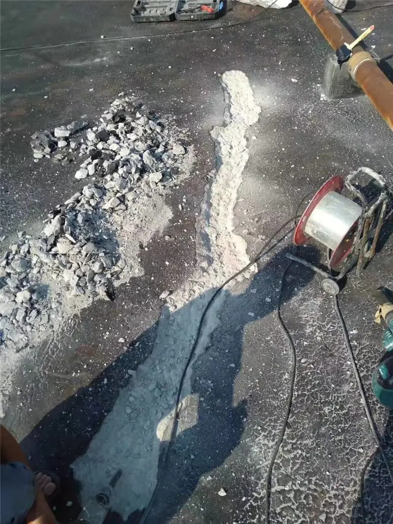 楼面裂缝防渗漏 不砸砖防水补漏工程