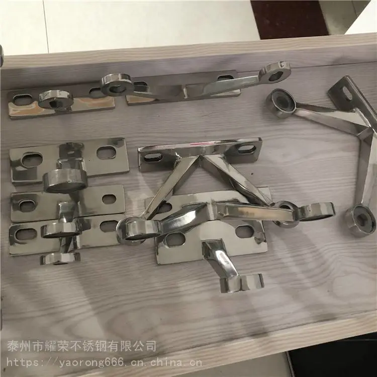 苏州 160不锈钢爪件 驳接爪图片 幕墙构件厂家