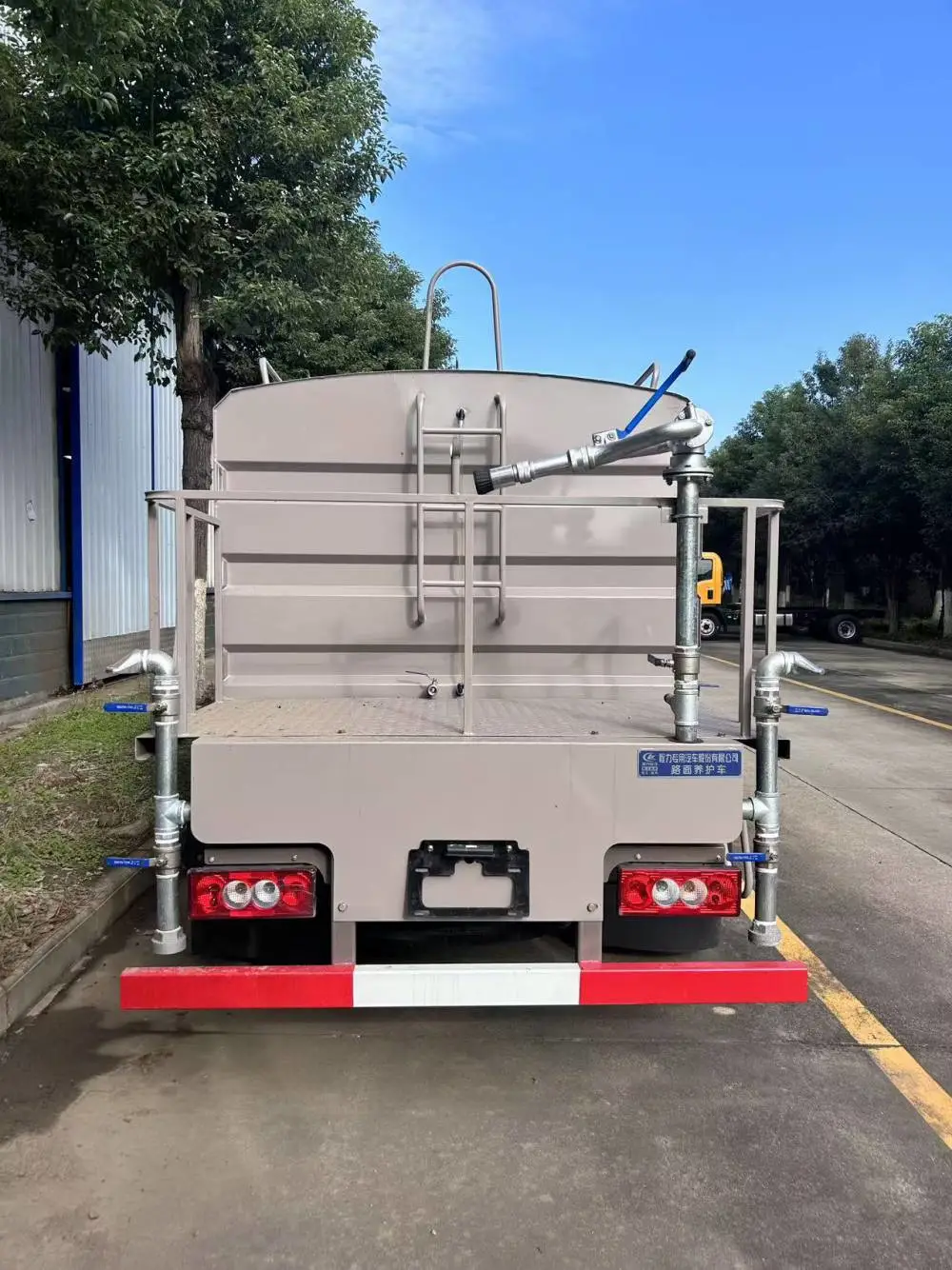 ***M5蓝牌7方洒水车 方形罐体绿化喷洒车 环卫路面养护车