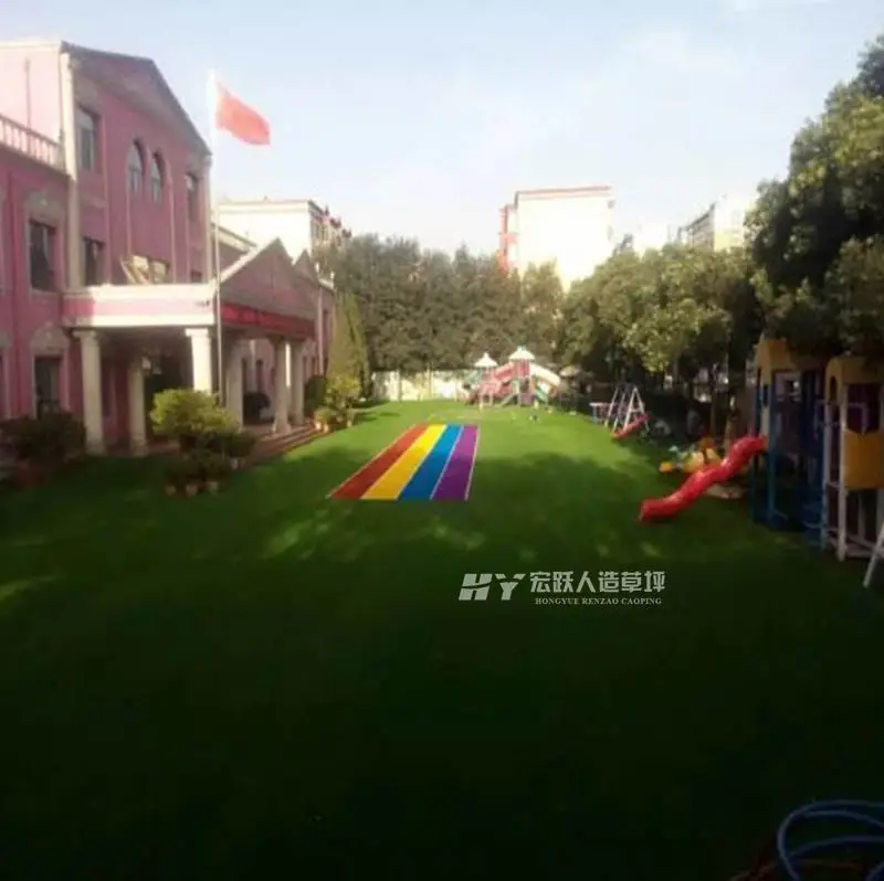 延边***环保绿色幼儿园仿真草坪每平方米多少钱_假草坪批发