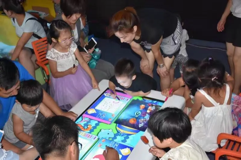 儿童淘气堡3D互动投影画画游乐设备ar涂鸦海洋体验馆亲子乐园项目