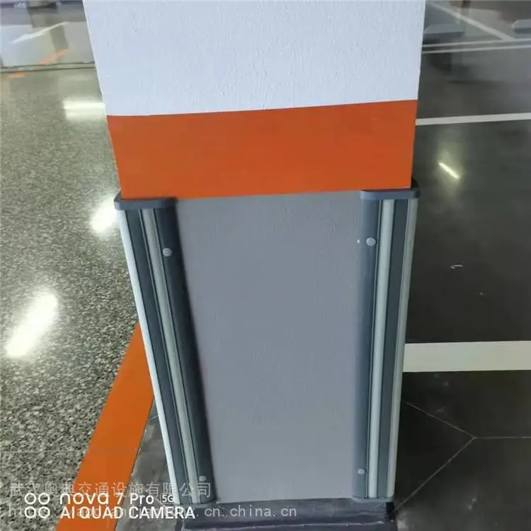 TPU自发光车库墙角护条防撞荧光材质