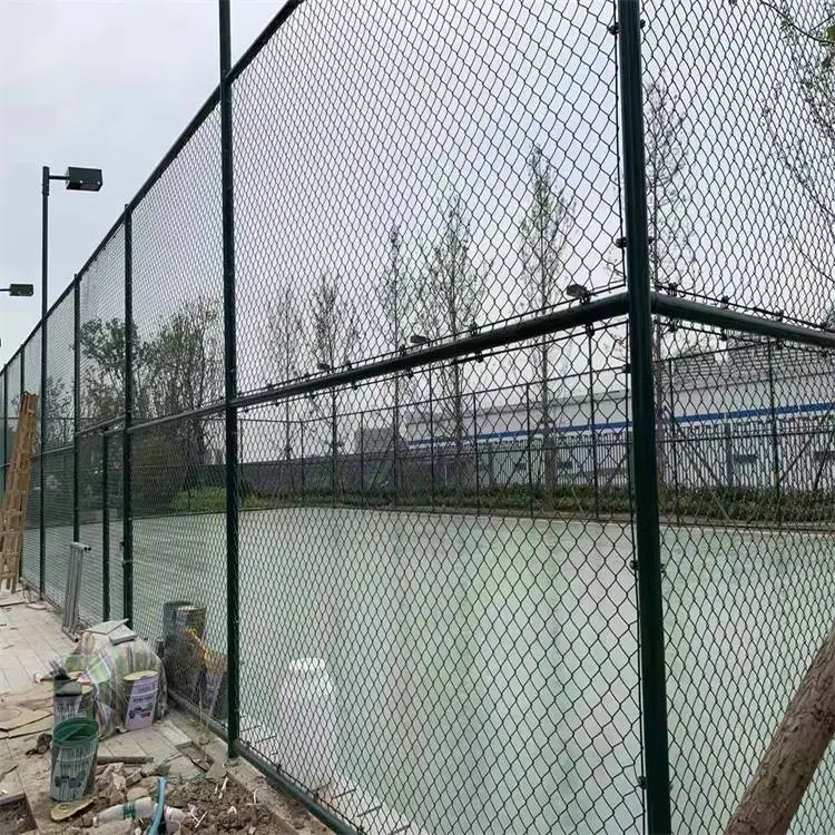 贵州凤冈篮球场场地围网 加厚立柱勾花网用围网异型定制