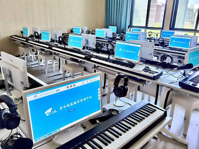 高校音乐专业电钢琴集体课教室 鑫三芙数字化音乐教学系统建设方案