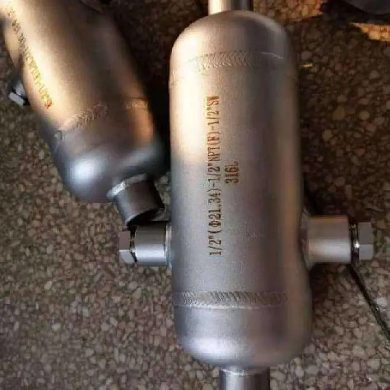 冷凝容器