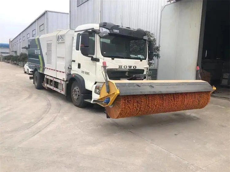 马路清扫车厂家 20吨扫路车多少钱 粉尘灰尘吸尘车