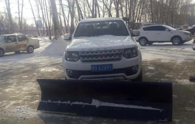机场积雪路江铃除雪车3方融雪撒布机采购电话