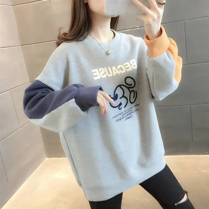 新手批发衣服怎么拿货学院风圆领卫衣女潮ins圆领卫衣地摊批发服装地摊照片