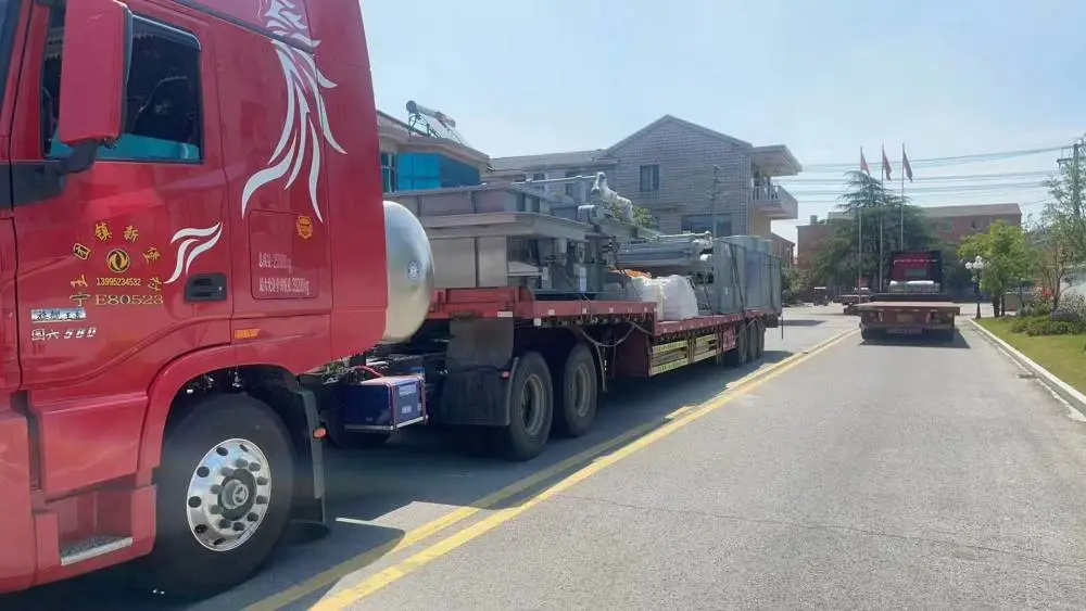 钢构明珠 合规直达：临沂钢结构除锈喷涂工程装备国际公路专线直抵明斯克